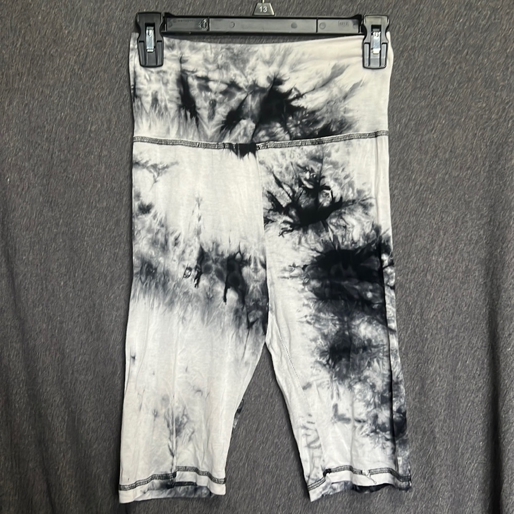 La Miel Black and White Splatter Paint Baker Shorts - Size L